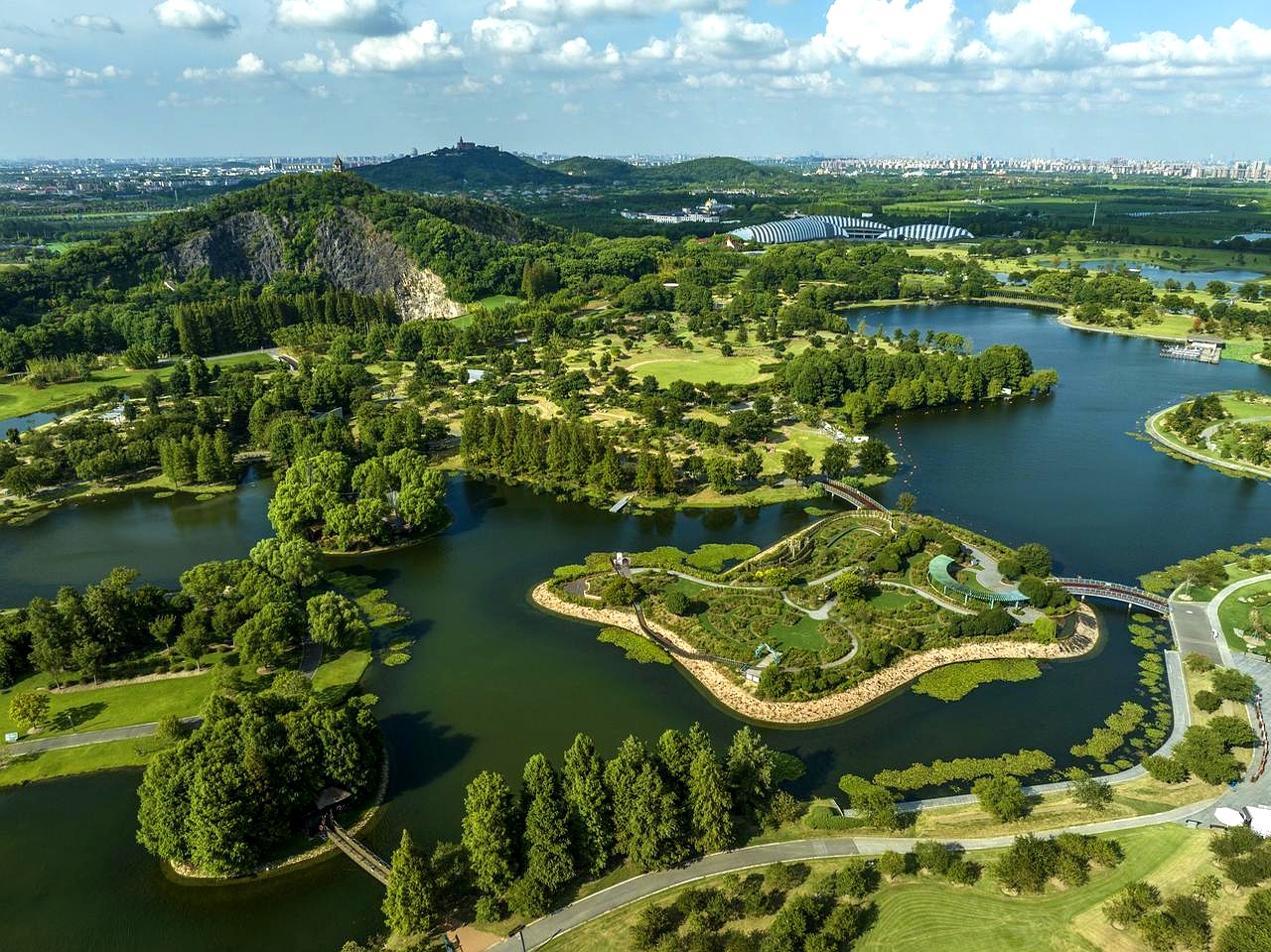 九游在线玩游戏关于今夜葡超传出新动向；费城76人伤情更新；管理层表态——悬念犹存；更衣室氛围转暖的信息