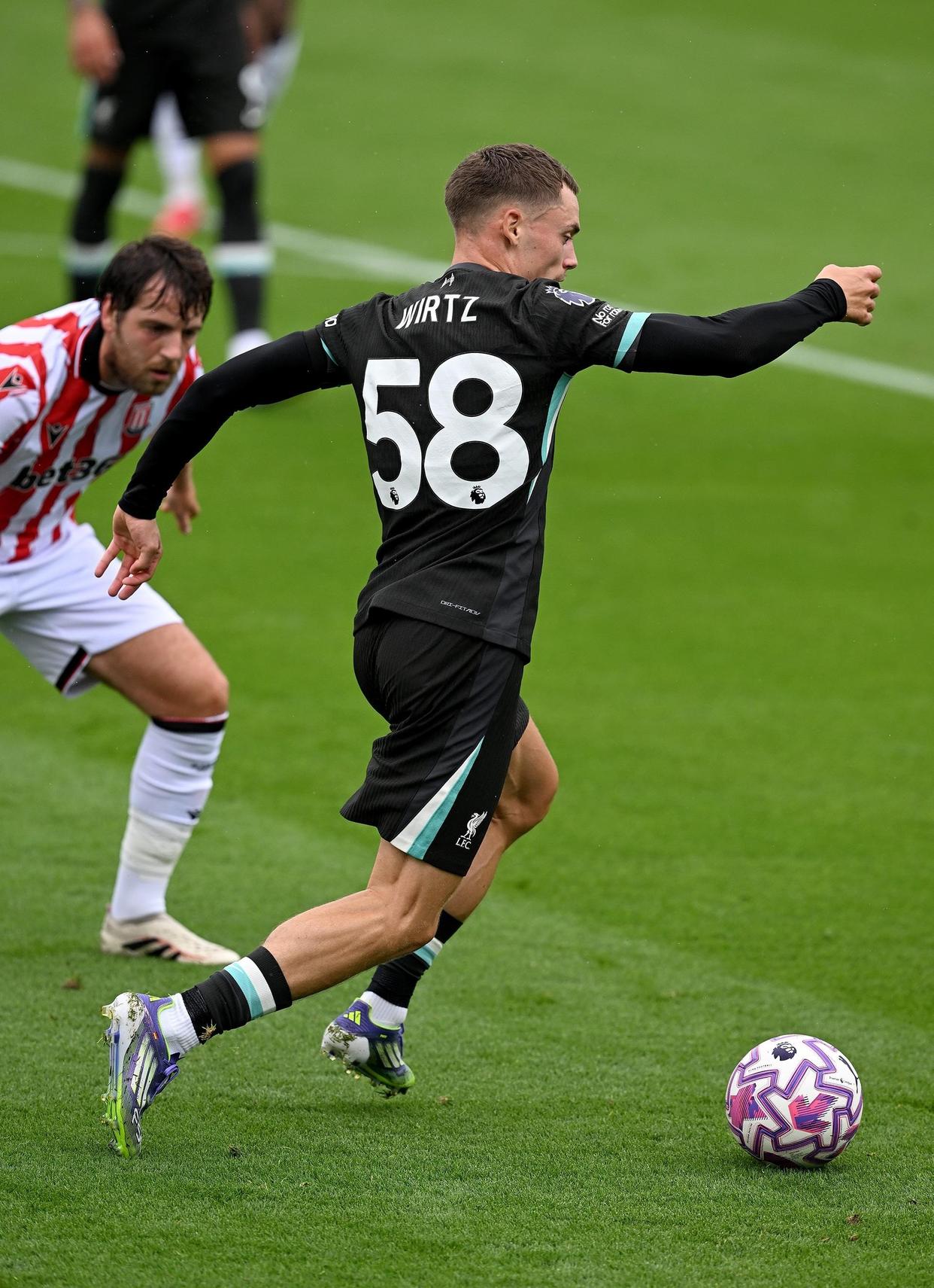 九游在线玩游戏转会期体能课后，利物浦手感冰凉备战意甲，压力陡增，资深球员宣示担当的简单介绍